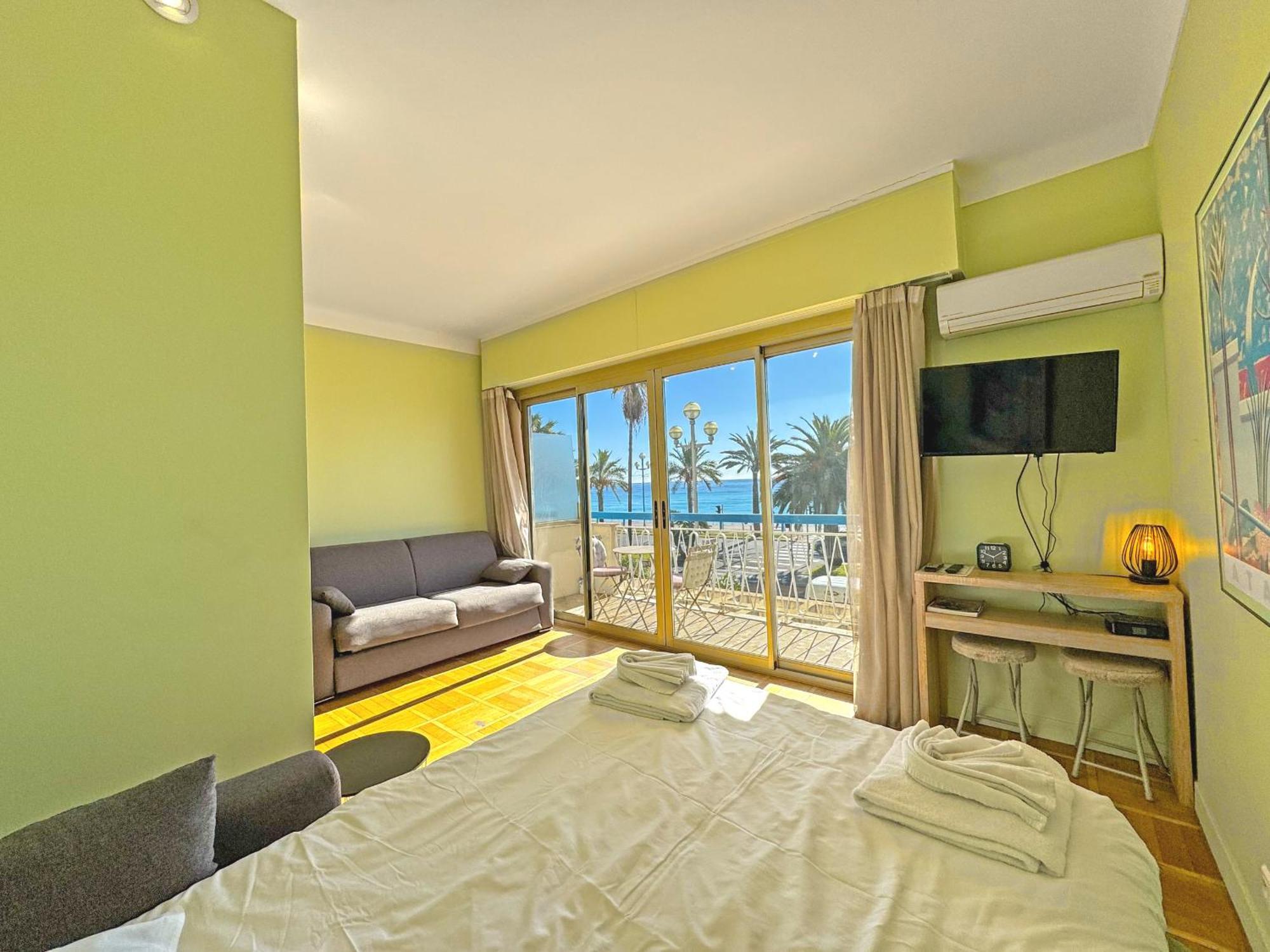 Promenade Holiday - Suffren Beach นีซ ภายนอก รูปภาพ